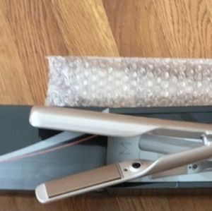 Flat Iron and Curling Iron